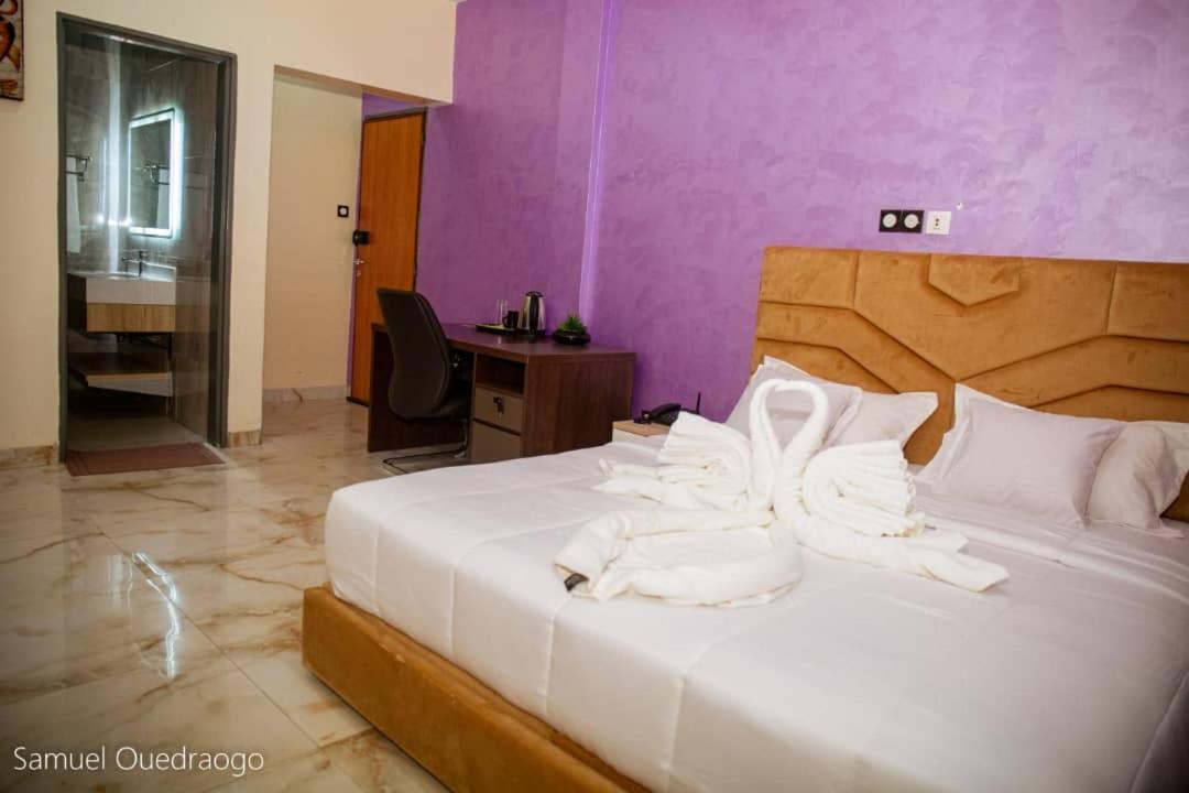 Complexe Hotelier And Ouagadougou Luaran gambar