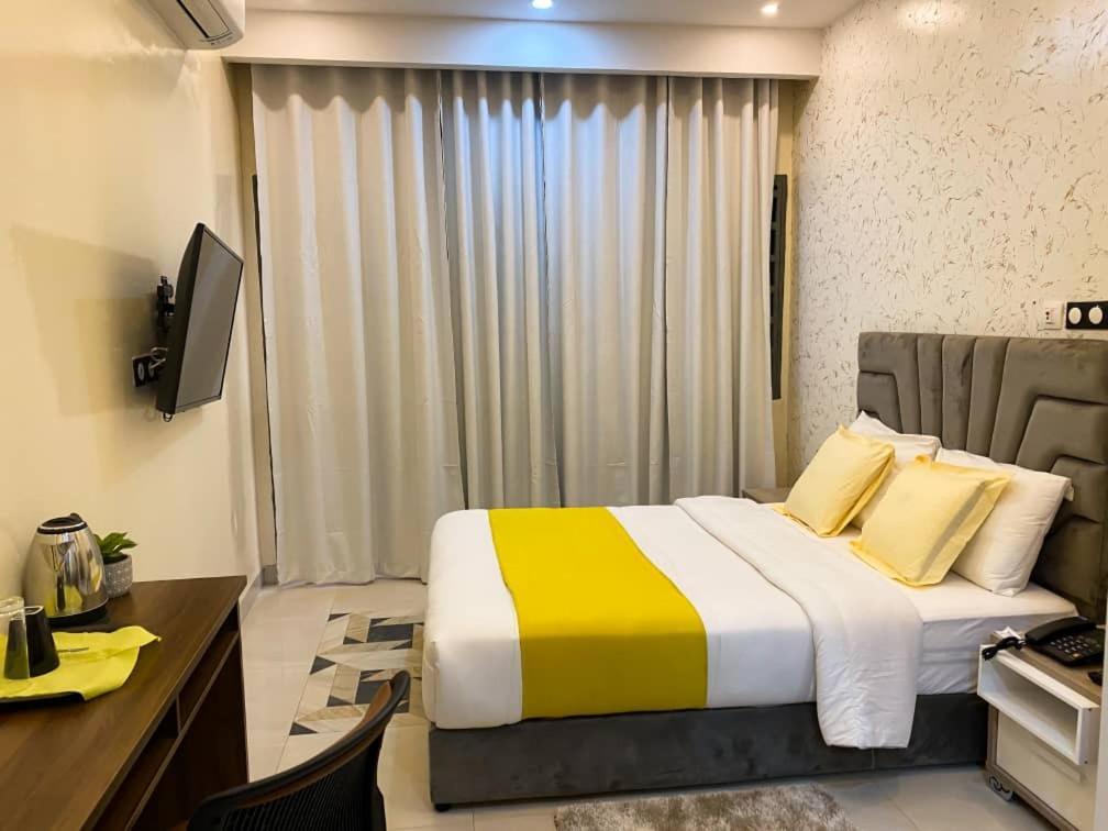 Complexe Hotelier And Ouagadougou Luaran gambar