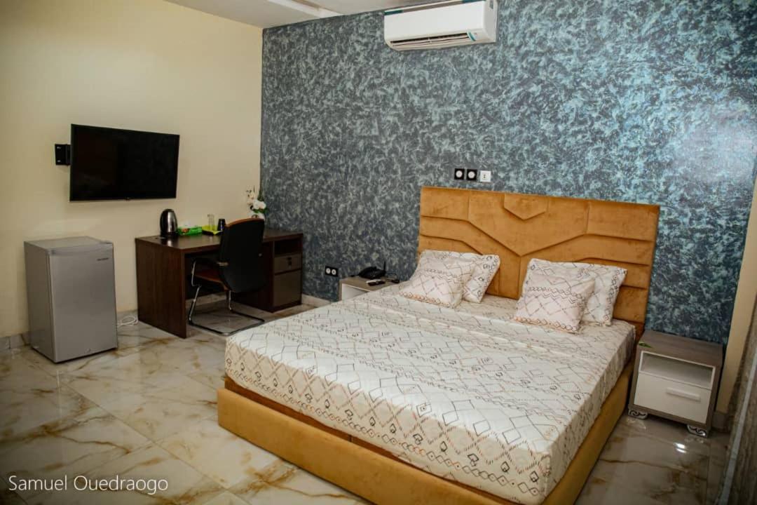Complexe Hotelier And Ouagadougou Luaran gambar