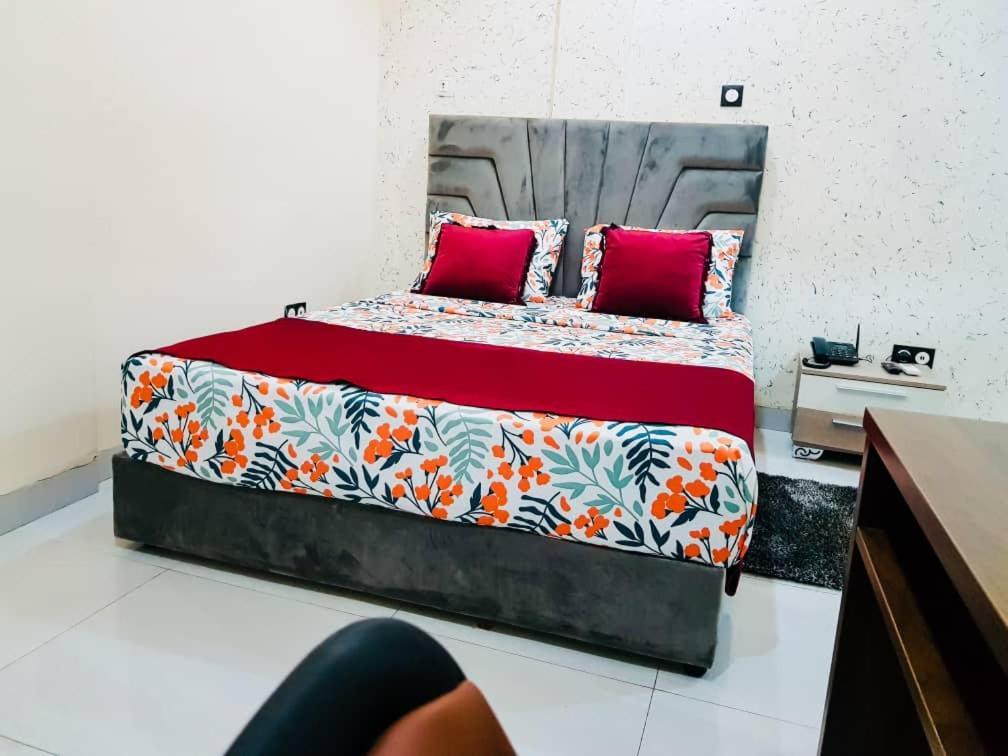 Complexe Hotelier And Ouagadougou Luaran gambar